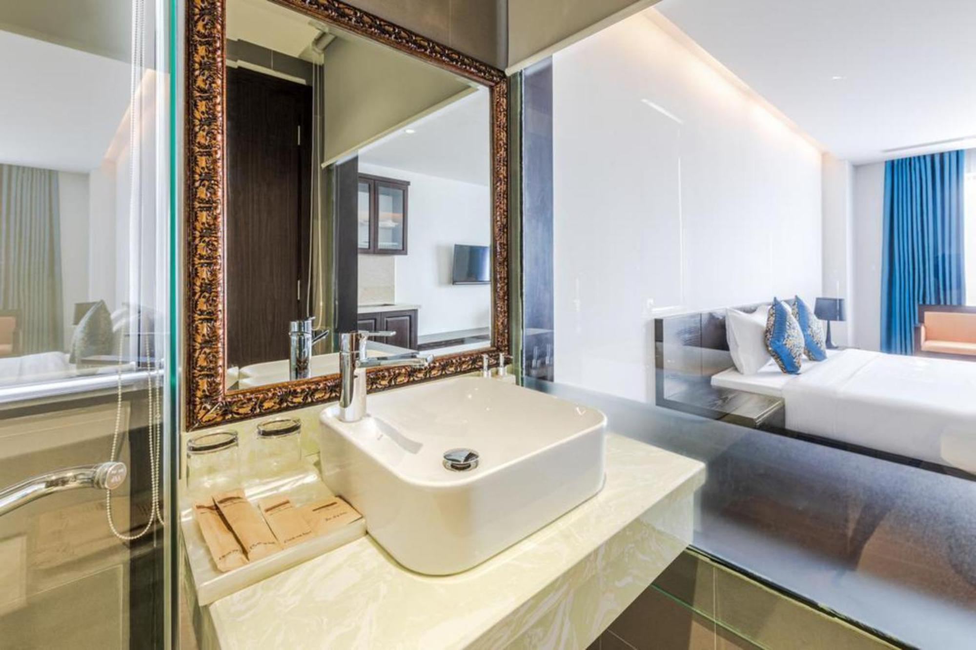 Nostalgia Boutique Hotel Дананг Экстерьер фото